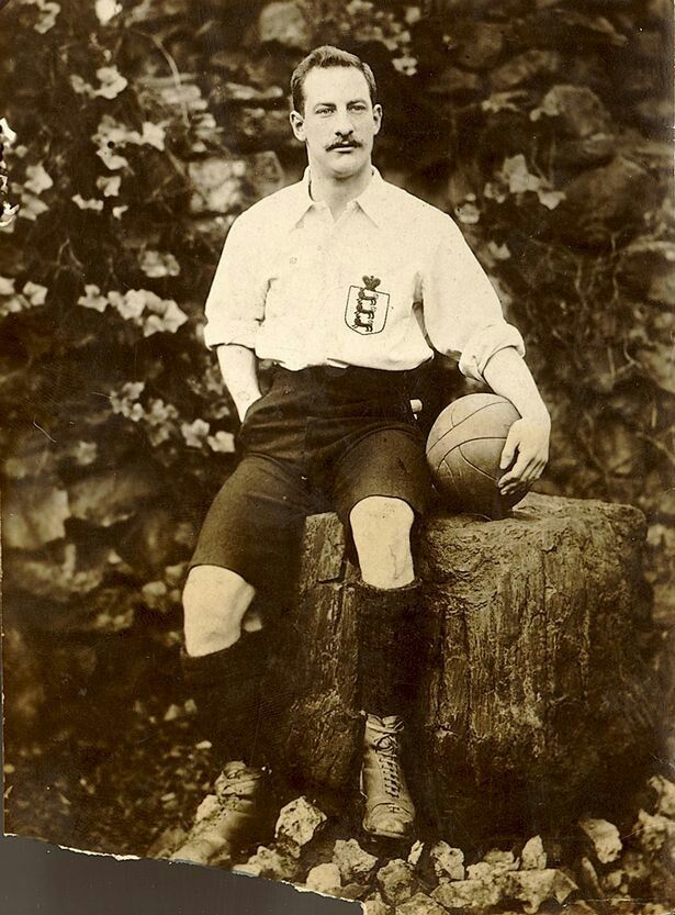 Billy Bassett(1869-1937) of England in 1888 England Caps 16(1888-96)—Goals 6/7.West Bromwich Albion. Outsi… | England football team, England football, Football team
