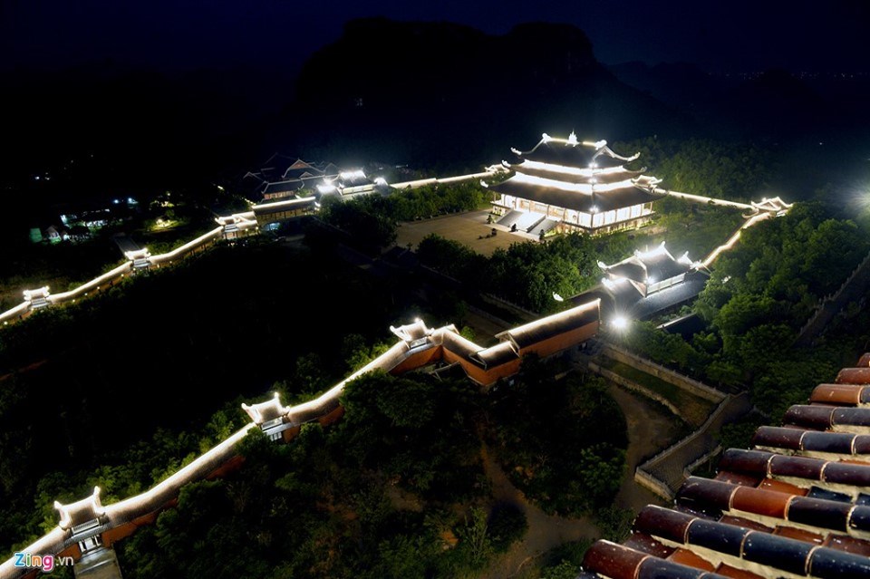Hình ảnh chùa Bái Đính lên đèn